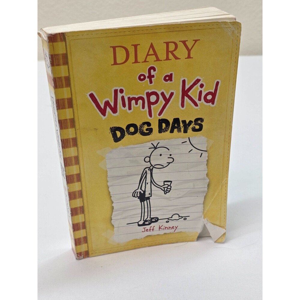 Diary of a Wimpy Kid Dog Days (Book 4) - Jeff Kinney - Paperback
